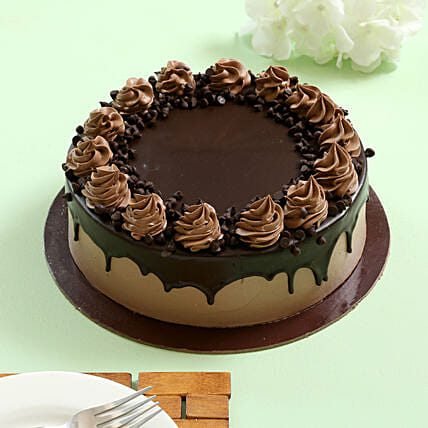 Cream Drop Chocolate Cake